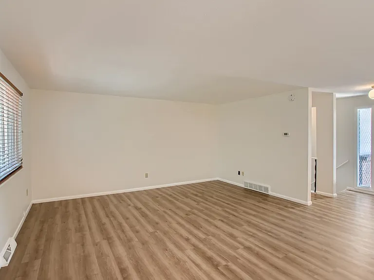 5520 W Lehigh Ave — Photo 4