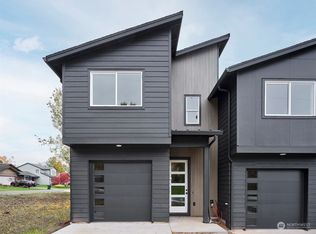 975 Cedar St, Kalama, WA