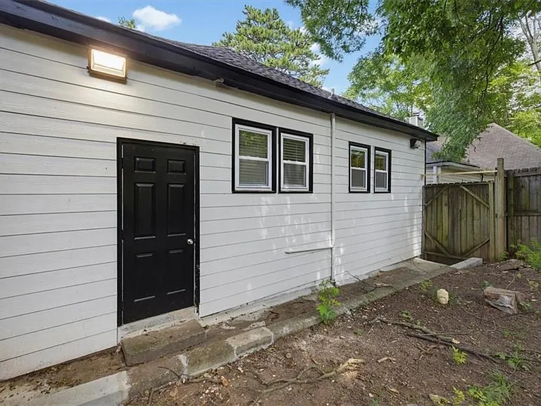 498 Connally St SE — Photo 23