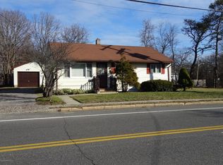 207 Magnolia Ave, South Toms River, NJ 08757