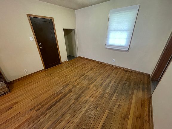 5th image of 512 Plum St