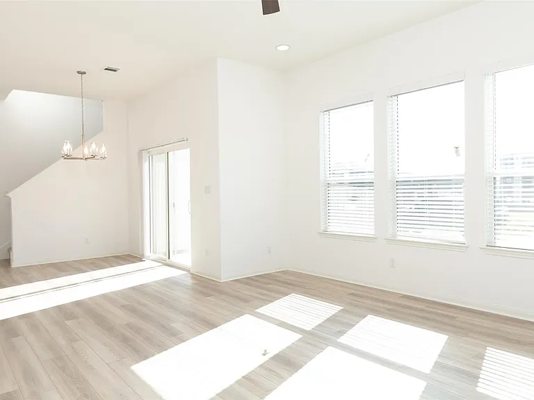 5303 Bruno St — Photo 6