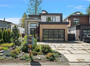 9499 Maryland Dr, Sidney, BC V8L2R3