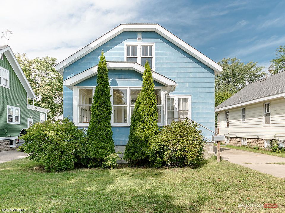 1st image of 119 W 20th St