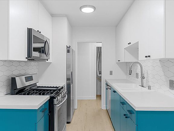 3rd image of 1345 N Las Palmas Ave APT 9