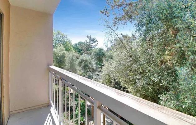 490 N Civic Dr #312 — Photo 2