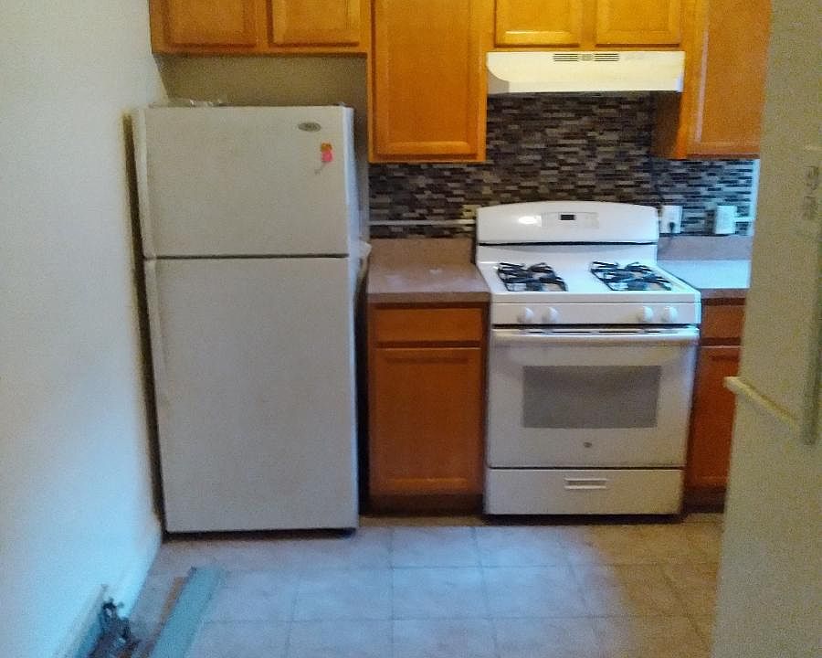 2nd image of 217 Gravesend Neck Rd Floor 2