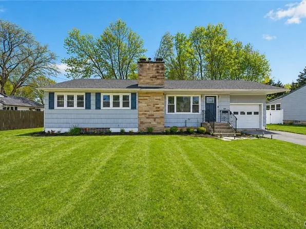 608 Forest Dr, North Syracuse, NY 13212