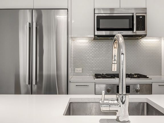 3rd image of 685 1st Ave APT 22E