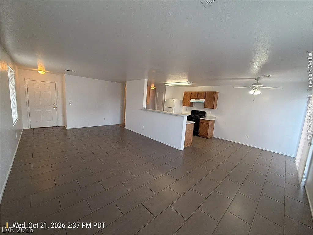 3 bed, 2.0 bath, 1297 sqft, $1,825 — Photo 3
