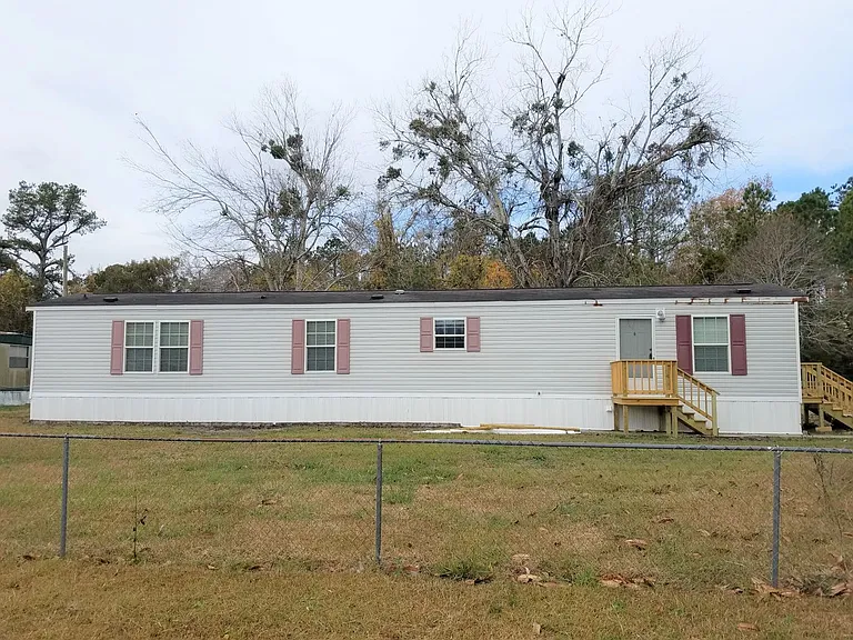 1 Duke Dr — Photo 1