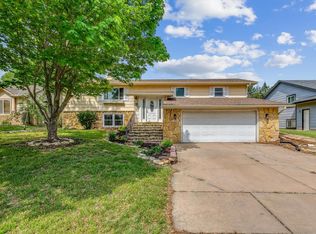 1637 S Red Oaks St, Wichita, KS 67207