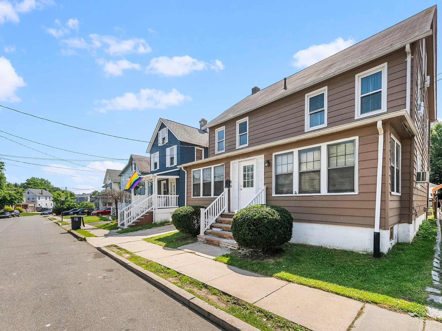 2 bed, 900 sqft, $2,100 — Photo 3