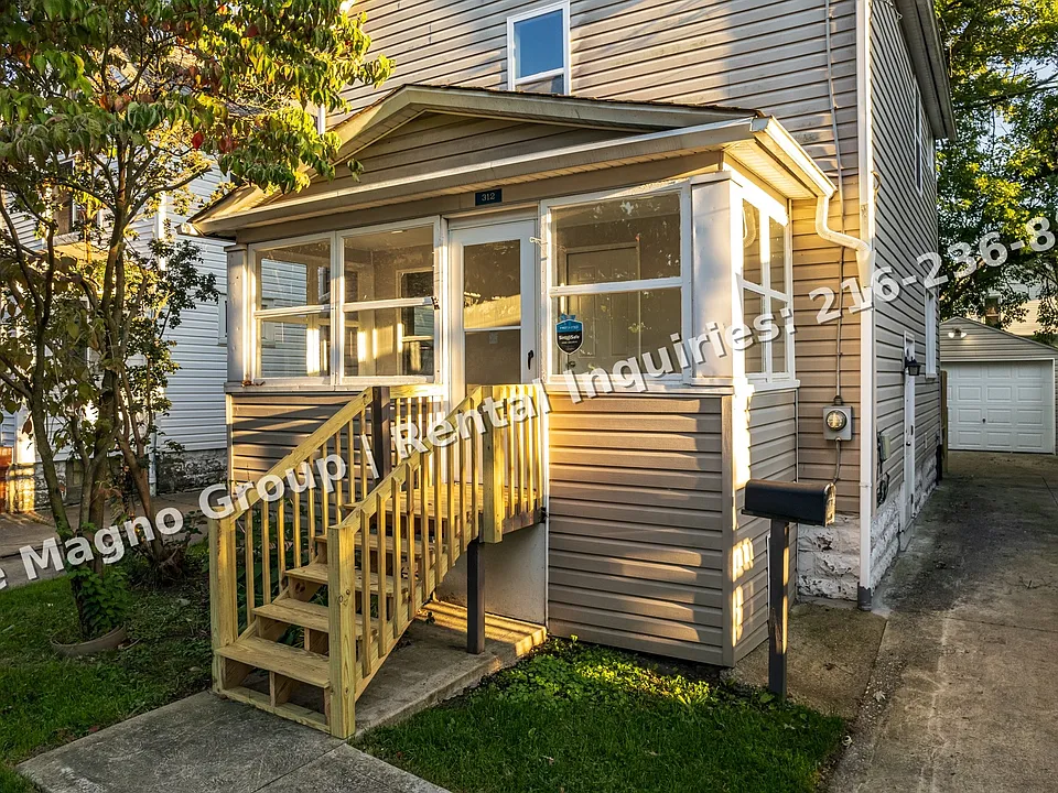 312 Upland Ave