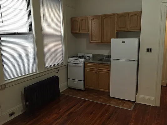 Rented by Realty 2000 Corp | media 1
