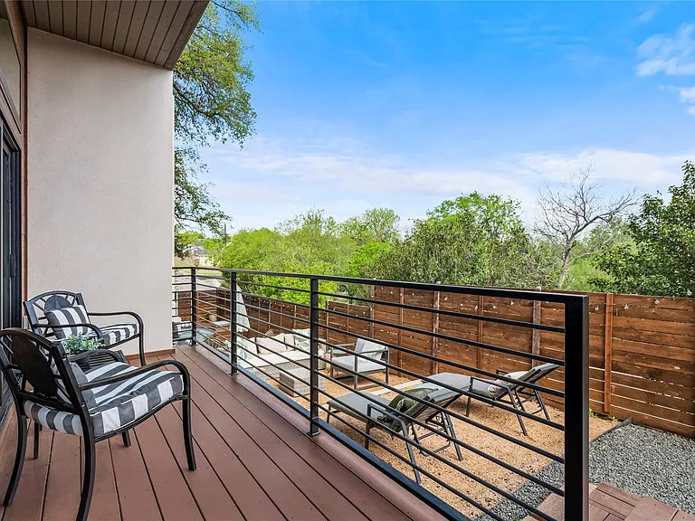 4400 Mount Vernon Dr #B — Photo 24