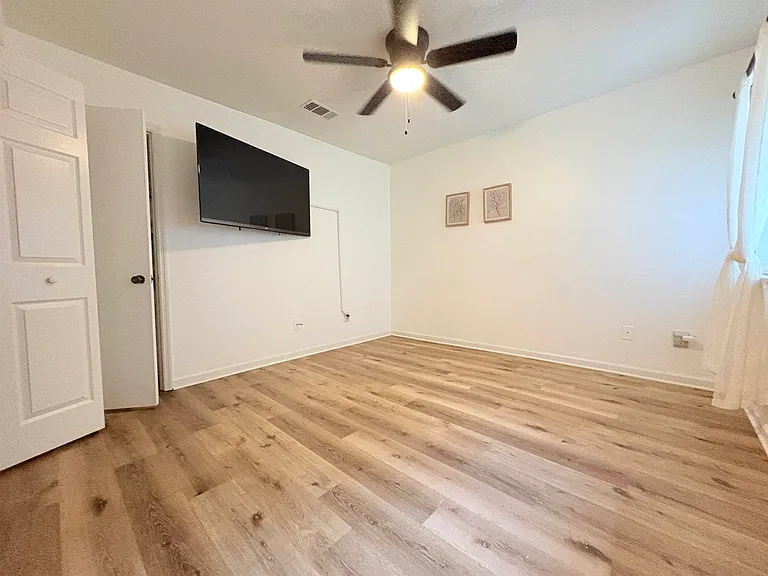 2073 Continental Ave — Photo 14