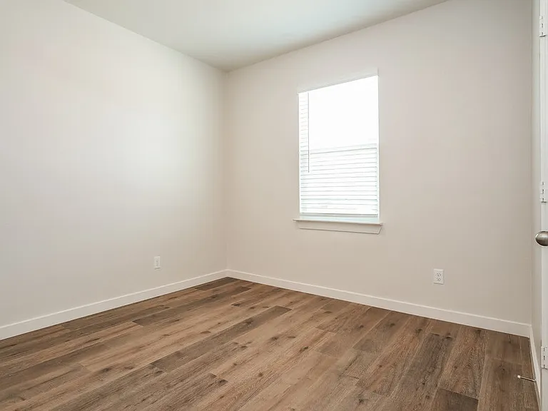1532 Harvester Dr — Photo 12