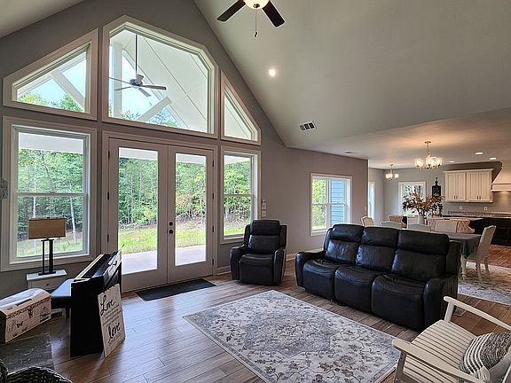 4th image of 155 Wikle Rd