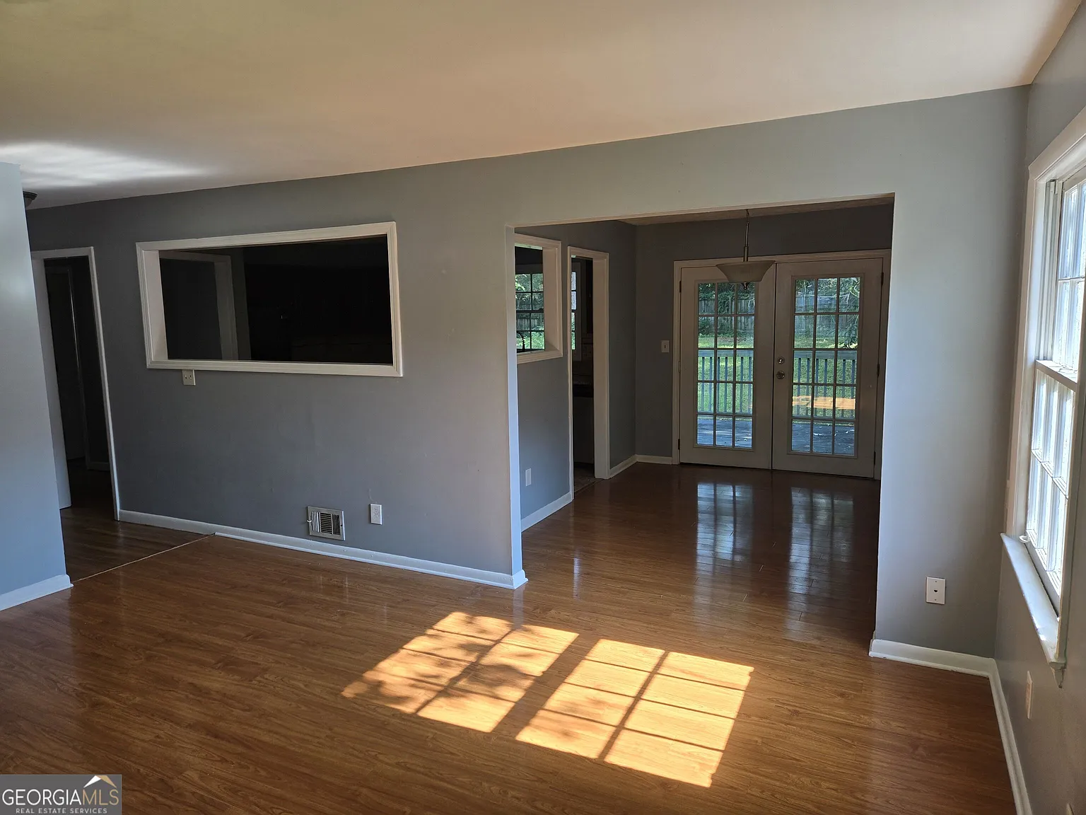 5 bed, 2.0 bath, 2173 sqft, $2,000 — Photo 3
