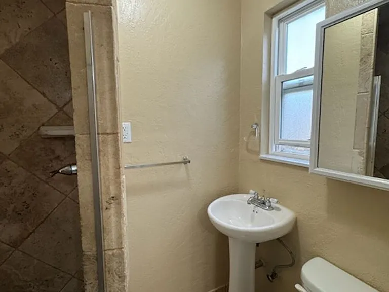249 Duboce Ave — Photo 1