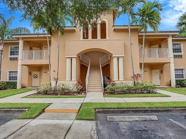 8931 Sandshot Ct — Photo 2