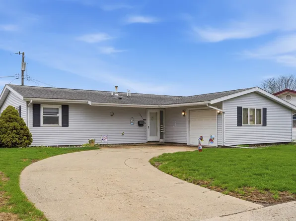 1201 Long Ct, Sterling, IL 61081