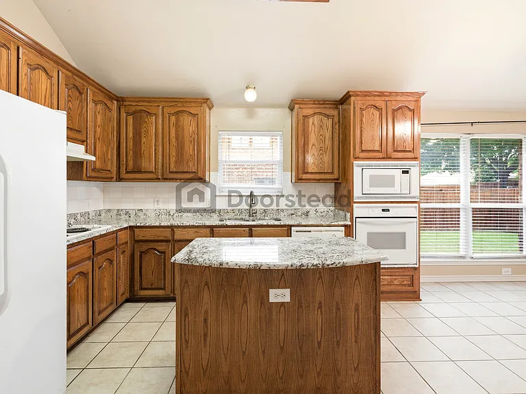 15809 Ducote Dr — Photo 11