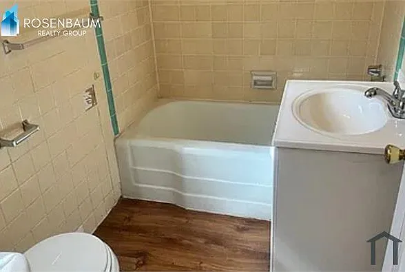 1701 N Village Dr — Photo 9
