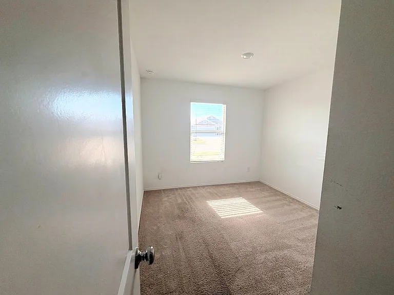1141 Catclaw Rd — Photo 5