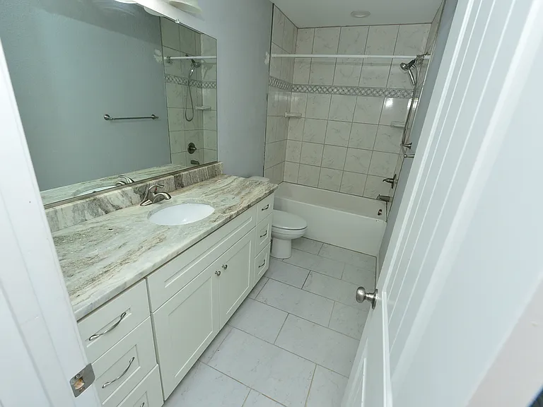 4219 Helen St — Photo 24