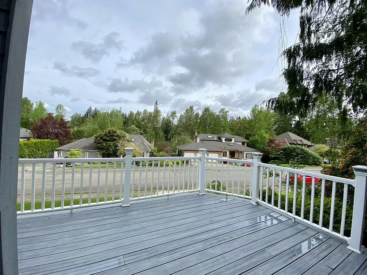 Front view - 24121 SE 45th Pl