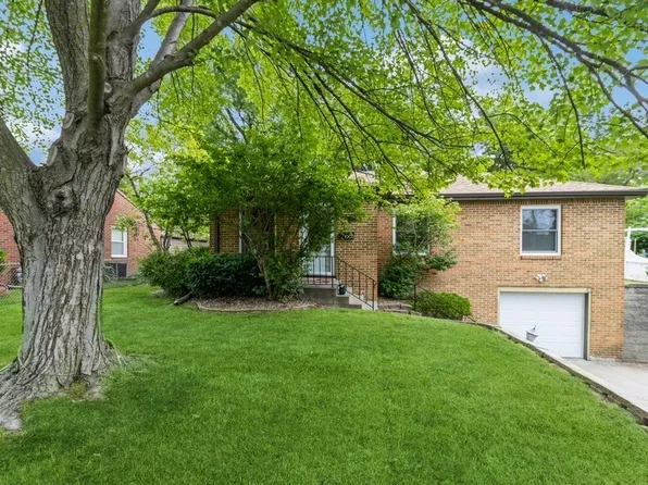 1003 65th St, Windsor Heights, IA 50324