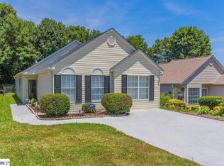 11 Lantern Ln, Greer, SC 29651