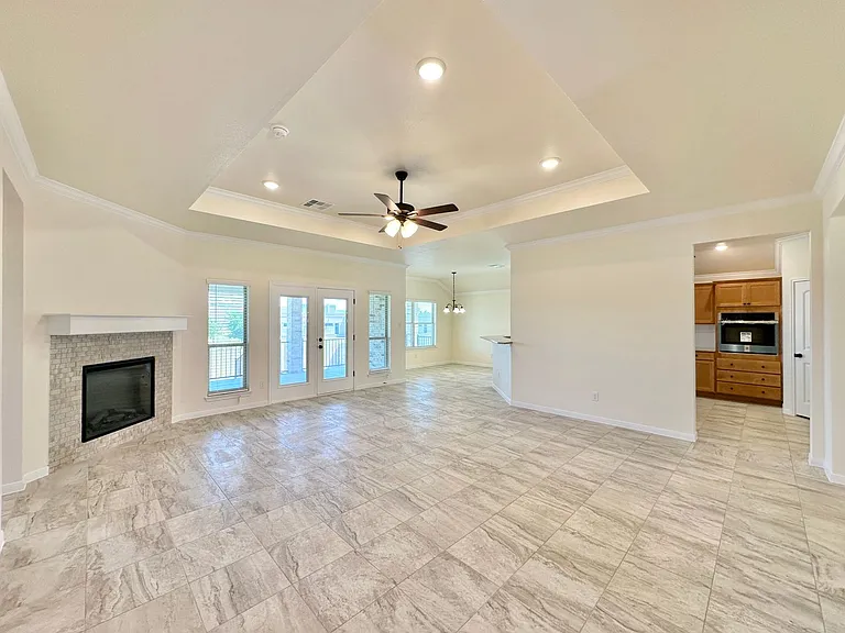 905 Galloway Dr — Photo 5