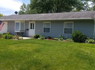 422 Cedarcrest Dr, Streamwood, IL