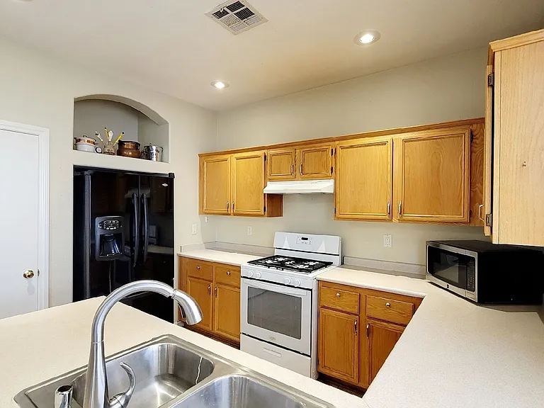 8344 Golden Cypress Ave — Photo 6