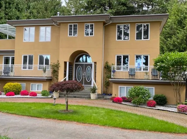 4501 A Woodgreen Dr, West Vancouver, BC V7S 2T8