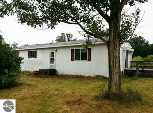 8393 N Vickeryville Rd, Vestaburg, MI