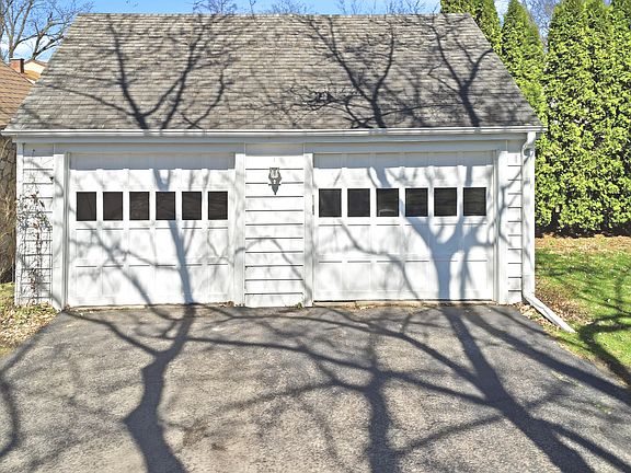 4th image of 807 E Fellows St