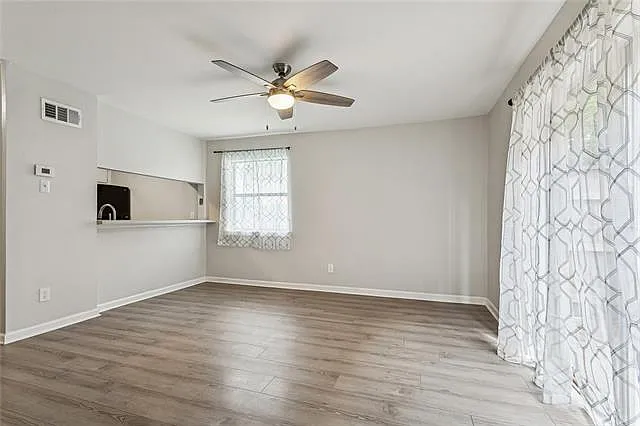 1 bed, 1.5 bath, 734 sqft, $1,500 — Photo 4