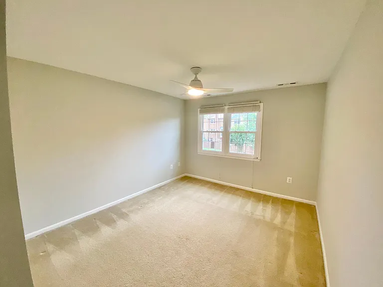 6573 Flagmaker Ct — Photo 11