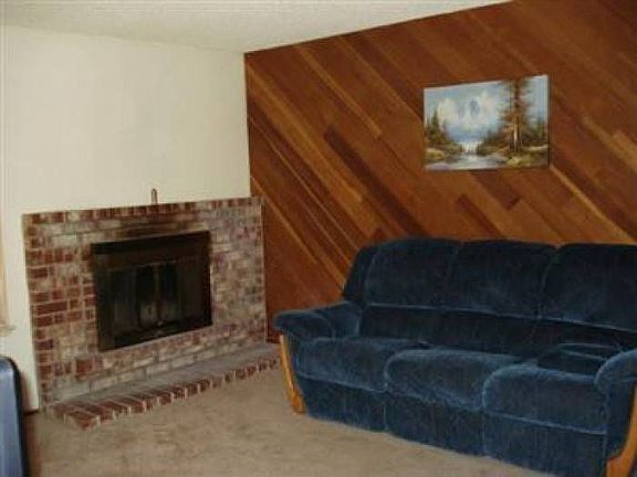 4th image of 8233 Bonnie Oak Way