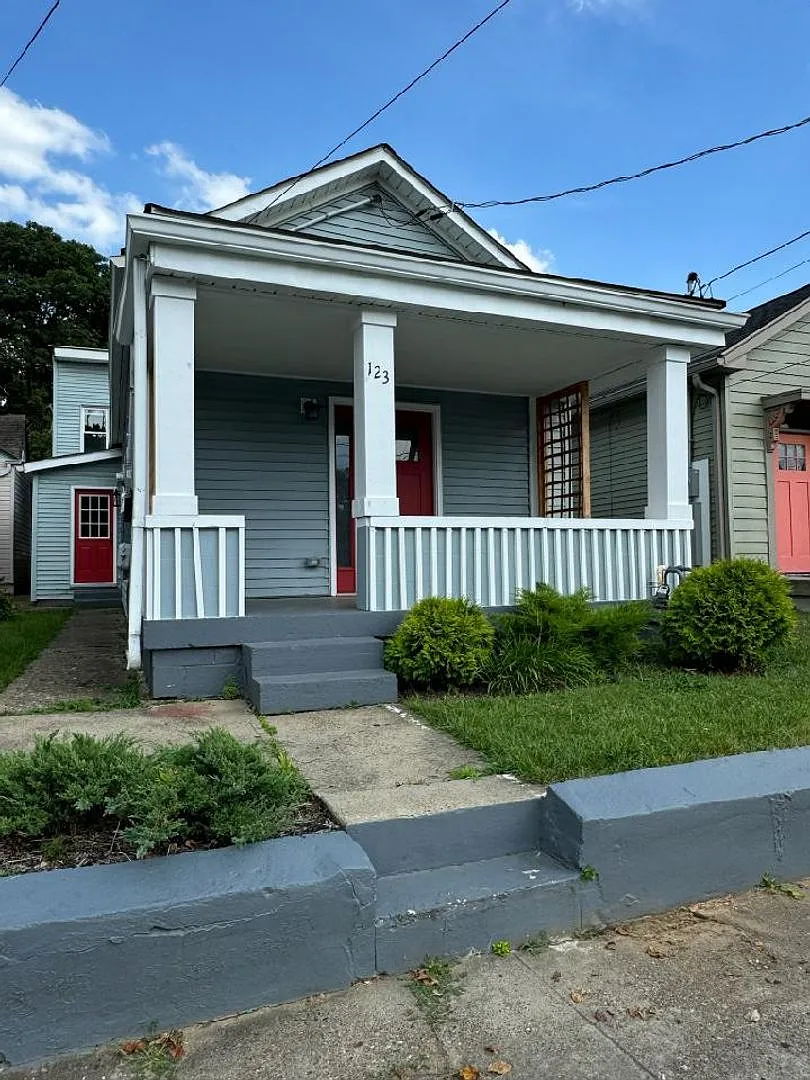 Clifton/Frankfort 3 Bedroom 2-Bath House — Photo 2