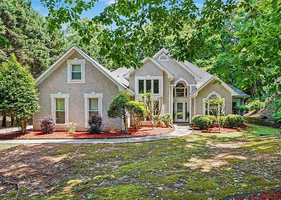 1st image of 105 Holly Ridge Rd