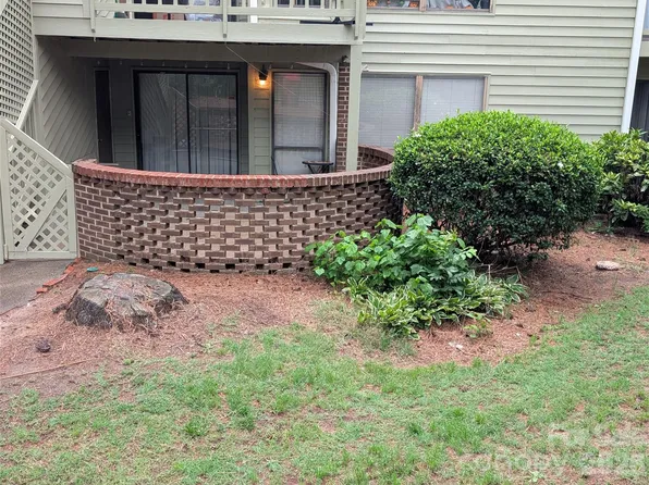 1600 Sharon Rd W, Charlotte, NC 28210
