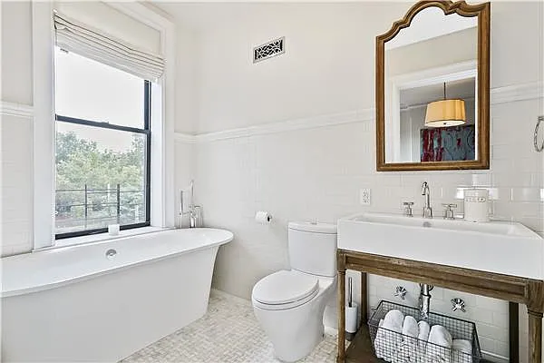 Rented by Avenue Sotheby's International Realty | media 24