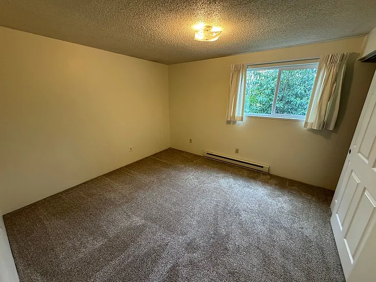 197-2105-09 Lincoln — Photo 14