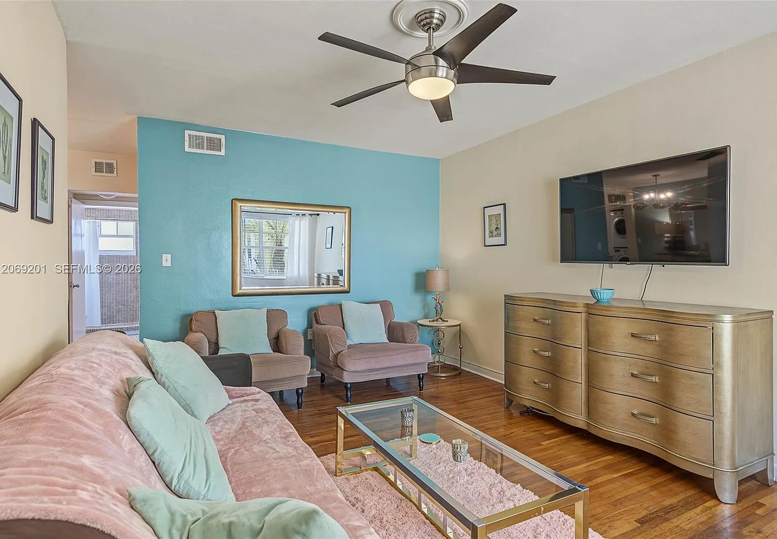 Jefferson Court Condo — Photo 2