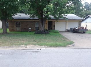 616 Sue Ann Ln, Burleson, TX 76028